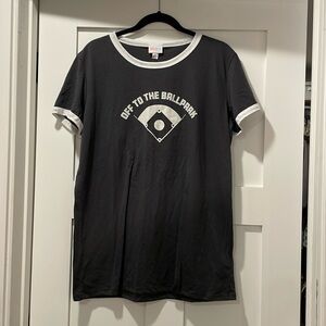 NWT Lularoe Liv tee, size M